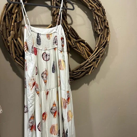 Cupshe Seashell Patterned Dress in Cream and Red - Picture 5 of 6